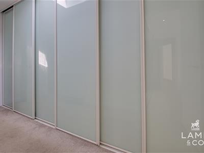 DRESSING ROOM